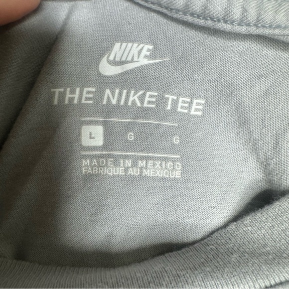 Nike Men’s City Bright Grey T-Shirt Size Large - Picture 3 of 5